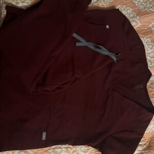 Figs Burgundy large set (top and bottom large)